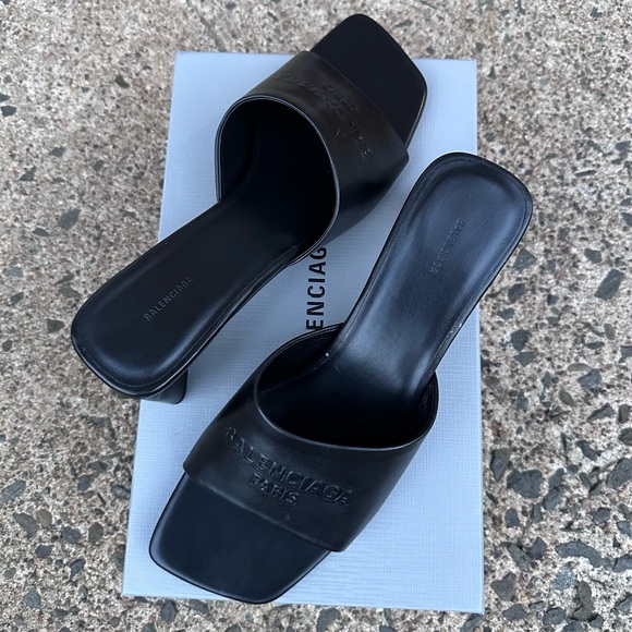 Balenciaga
Dutyfree Slide Sandal sz 11 Us/ 41 - Picture 5 of 12